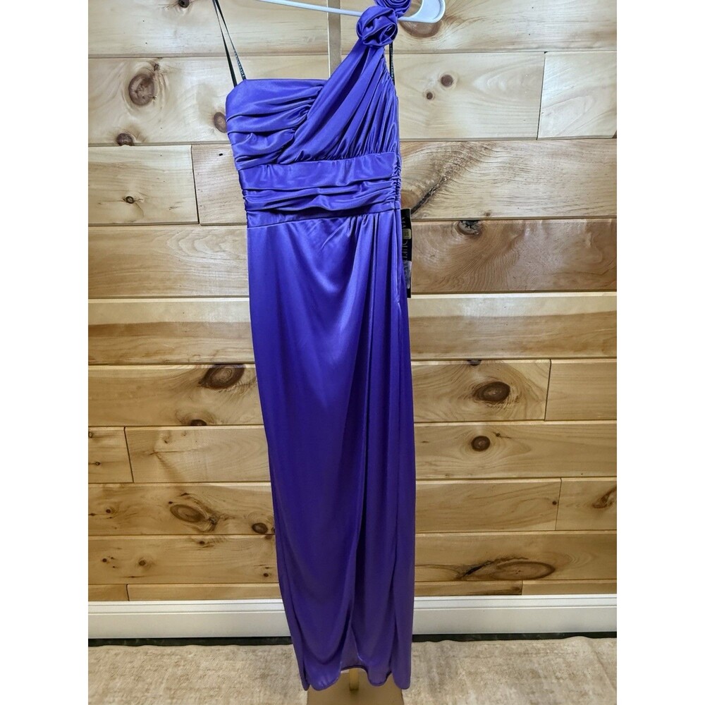 Masquerade Formal Gown Deep Purple Women’s Size‎ 1/2 NWT!!